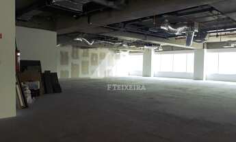 Imagem 2: Lage corporativa, em prédio triplo A, à venda ou para locação, no West Corp, em Alphavill