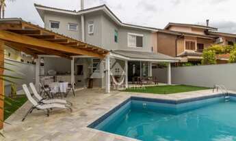 Imagem: Sobrado reformado, com ampla área de lazer