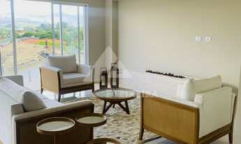 Imagem 5: Mansão reformada, com lareira e piscina aquecida, à venda no Residencial 06, em Alphaville