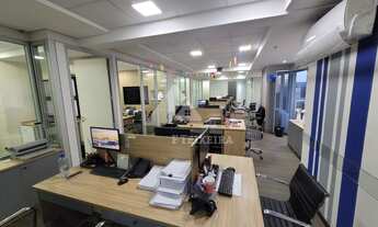 Imagem 6: Sala de 170 m², decorada e mobiliada, disponível para locação no Alpha Green, em Alphavill