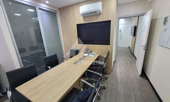 Imagem 2: Sala de 170 m², decorada e mobiliada, disponível para locação no Alpha Green, em Alphavill