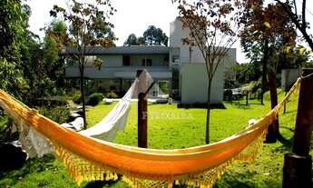 Imagem: Mansão sem vizinhos, com área verde permanente