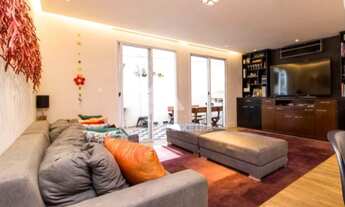 Imagem: Sobrado com piscina, à venda no condomínio