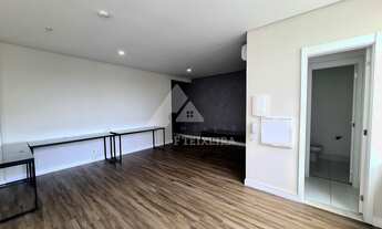 Imagem 7: Sala com fácil acesso a Castello Branco e residenciais, disponível para locação, em Alphav