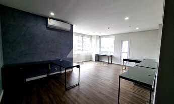 Imagem 5: Sala com fácil acesso a Castello Branco e residenciais, disponível para locação, em Alphav