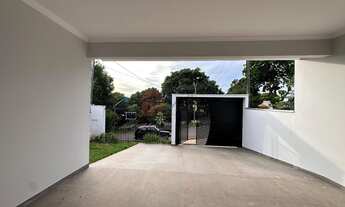 Imagem 3: Casa à venda em Umuarama-PR, bairro Zona I-a: 3 quartos, 1 suíte, 1 sala, 2 banheiros, 1 v