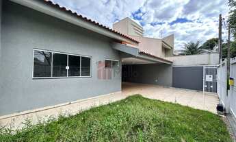 Imagem 2: Casa à venda em Umuarama-PR, Jardim Alphavile: 3 quartos, 1 suíte, 1 sala, 3 banheiros, 2