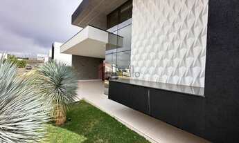 Imagem 2: Imóvel de Luxo à Venda em Umuarama-PR: Casa com 3 suítes, 2 salas e 168m² no Condomínio Pe