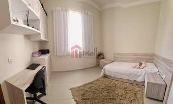 Imagem 7: Imóvel de alto padrão à venda em Umuarama-PR, bairro Jardim Tamoio: 3 quartos, 1 suíte, 2