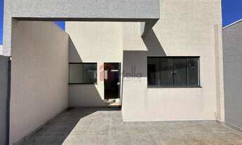 Imagem 2: Casa à venda em Umuarama-PR, Jardim Modelo: 1 quarto, 1 suíte, 2 banheiros, 55m². Imperdív