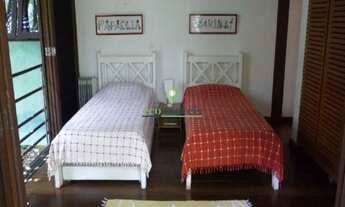 Imagem 2: Aluguel de Casa de Luxo em Barra do Una, São Sebastião-SP - 4 Quartos, 2 Suítes, Cachoeira