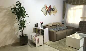 Imagem 4: Casa assobradada com 03 dormitórios, sendo 01 suíte, 02 vagas, sala p/ 02 ambientes, lavab