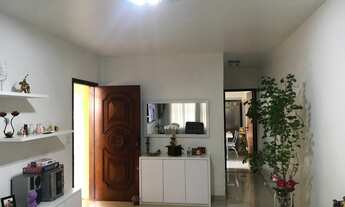 Imagem 3: Casa assobradada com 03 dormitórios, sendo 01 suíte, 02 vagas, sala p/ 02 ambientes, lavab