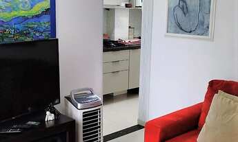 Imagem 3: Apartamento reformado e bem iluminado, com 01 dormitório, 01 sala com espaço para dois am