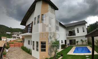 Imagem 1: Linda Casa em Atibaia no Condomínio Clube da Montanha com Vista Deslumbrante e localizado