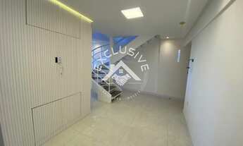 Imagem 2: Duplex Totalmente Reformado com Piscina Privativa: Oportunidade Única em Localização Privi