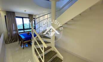 Imagem 3: Duplex Totalmente Reformado com Piscina Privativa: Oportunidade Única em Localização Privi