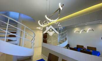 Imagem 4: Duplex Totalmente Reformado com Piscina Privativa: Oportunidade Única em Localização Privi