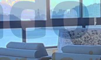 Imagem 3: Apartamento de luxo à venda na Praia de Icaraí, com uma vista deslumbrante da praia e do r