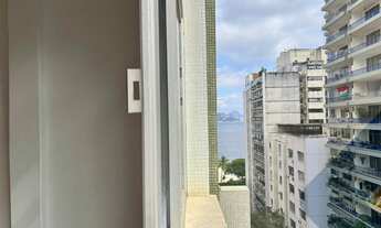 Imagem 4: Apartamento à venda em Icaraí, quadra da Praia com três dormitórios