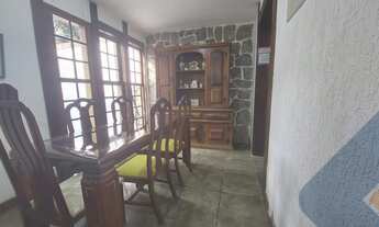 Imagem 7: Imperdível Casa de 4 Quartos em Itaipu, Niterói-RJ: 1 Suíte, 1 Sala, 2 Banheiros, 4 Vagas