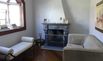 Imagem 3: Sobrado com 4 suítes, closet, amplo living, lareira, home cinema, espaço gourmet, piscina