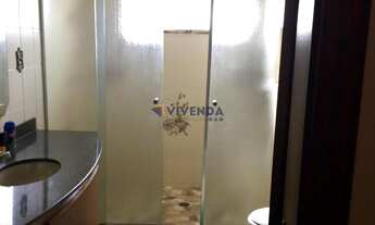 Imagem 7: Sobrado com 5 suítes, todas com closet, amplo living com lareira, piscina, espaço gourmet