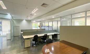 Imagem 2: Sala comercial mobiliada de alto padrão no condomínio Edifício West Tower, 8 vagas de gara