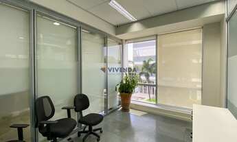 Imagem 7: Sala comercial mobiliada de alto padrão no condomínio Edifício West Tower, 8 vagas de gara