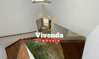 Imagem 4: Exclusivo e recém reformado sobrado de 4 suítes em Alphaville com piscina, churrasqueira