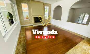 Imagem 3: Exclusivo e recém reformado sobrado de 4 suítes em Alphaville com piscina, churrasqueira