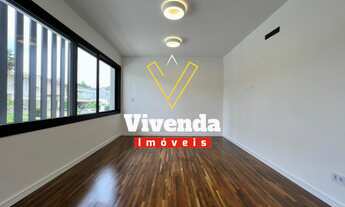 Imagem 4: Luxuosa casa reformada no Residencial 02 de Alphaville, com 5 suítes e área de lazer comp