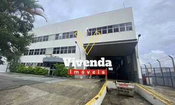 Imagem 2: Galpão industrial com dois monta cargas. Pé direito com 10, Próximo Supermercados, padaria