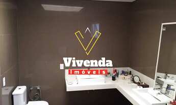 Imagem 3: Viva com conforto e sofisticação em Alphaville: Casa de alto padrão com 4 suítes e 478m²!