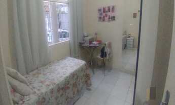 Imagem 2: Vendo ou troco casa no São Vicente. O imóvel tem 4 dormitórios sendo duas suítes, excelent