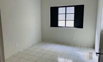 Imagem 7: Vendo amplo apartamento no calçadão, área central. São 4 dormitórios sendo 1 suíte, WC soc