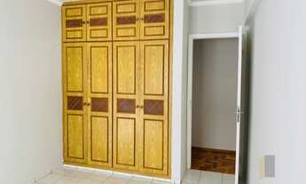 Imagem 4: Vendo amplo apartamento no calçadão, área central. São 4 dormitórios sendo 1 suíte, WC soc