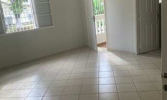 Imagem 7: Vendo uma ótima casa com localização central