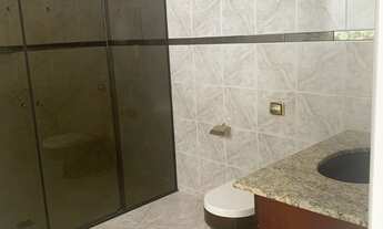 Imagem 5: Vendo uma ótima casa com localização central