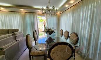 Imagem 5: Casa à venda em Cotia-SP, bairro Gramado: 3 quartos, 1 suíte, 2 salas, 3 banheiros, 4 vaga