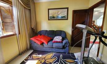 Imagem 6: Casa à venda em Cotia-SP, bairro Gramado: 3 quartos, 1 suíte, 2 salas, 3 banheiros, 4 vaga