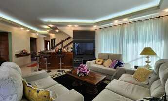 Imagem 2: Casa à venda em Cotia-SP, bairro Gramado: 3 quartos, 1 suíte, 2 salas, 3 banheiros, 4 vaga