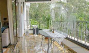 Imagem 4: 4 dormitórios, sendo 2 suíte, 4 banheiros, cozinha equipada com armários. Além disso, poss