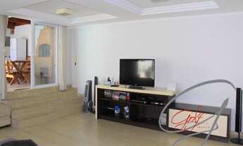 Imagem 6: Residência de alto padrão, 722 ms. 5 suites, sala ampla para vários ambientes, na melhor l