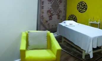 Imagem 5: Excelente Casa Comercial à Venda em Osasco-SP, Bairro Vila Campesina: 2 Quartos, 4 Salas