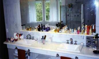 Imagem 6: Casa em condomínio fechado com salão em 3 ambientes com lareira, varanda, 4 suítes, hidro