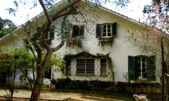 Imagem 3: Casa em condomínio fechado com 4 quartos, sendo 1 suíte com sacada, armário em todos os qu