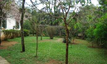 Imagem 4: Casa em condomínio fechado com 4 quartos, sendo 1 suíte com sacada, armário em todos os qu