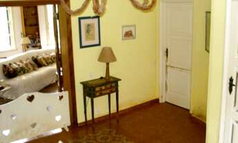 Imagem 5: Casa em condomínio fechado com 4 quartos, sendo 1 suíte com sacada, armário em todos os qu