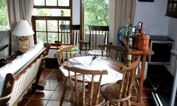 Imagem 7: Casa duplex com sala em 4 ambientes, 4 quartos, sendo 2 suítes